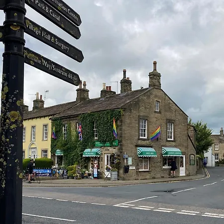 The White Cottage Gargrave Exterior photo